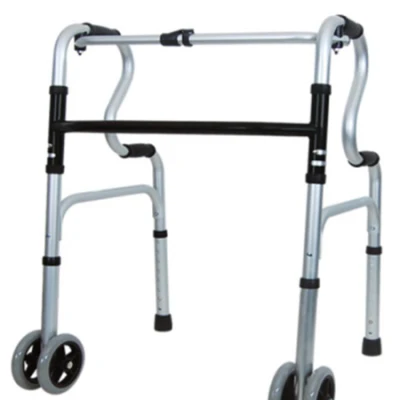 Attrezzatura per la riabilitazione, trasferimento del paziente, scooter medico a 4 ruote, deambulatore, bastone, deambulatore